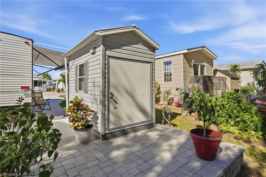 IMPERIAL WILDERNESS - Land