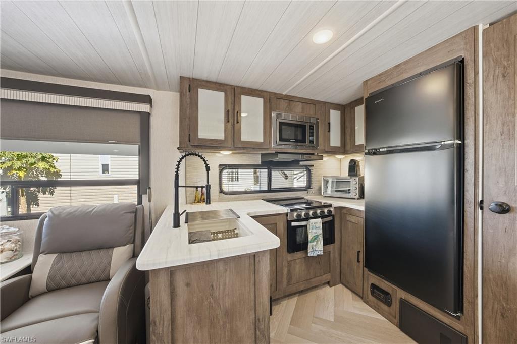 IMPERIAL WILDERNESS - Land