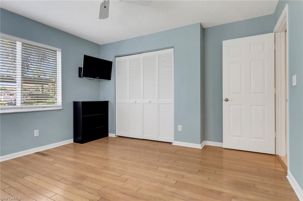 ANDOVER SQUARE - Residential Lease