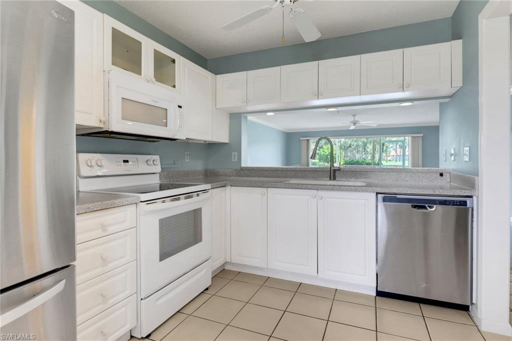 ANDOVER SQUARE - Residential Lease