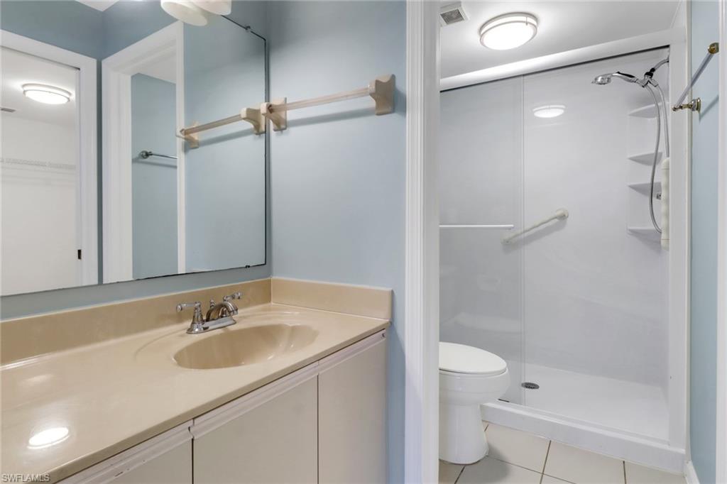 ANDOVER SQUARE - Residential Lease