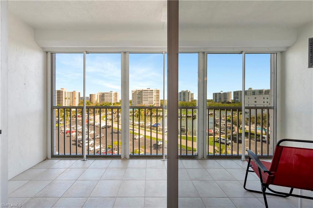 VANDERBILT TOWERS - Residential