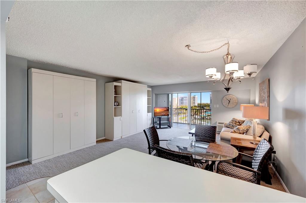 VANDERBILT TOWERS - Residential