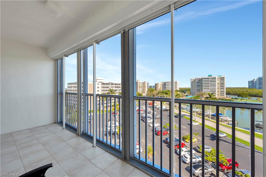 VANDERBILT TOWERS - Residential