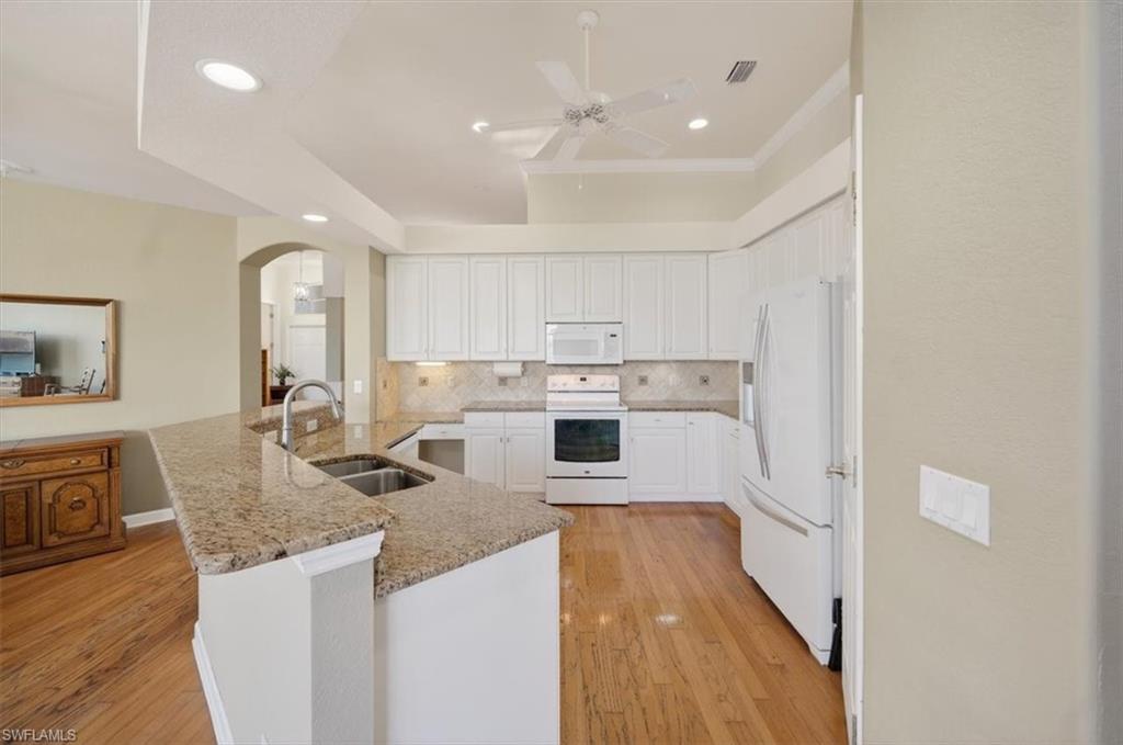 REFLECTION LAKES - Residential