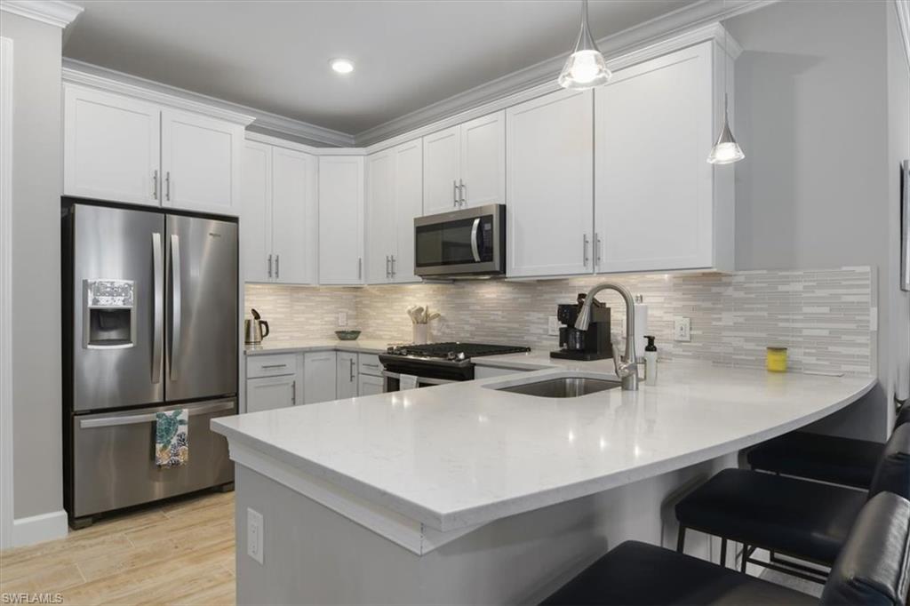 7793 Jacaranda LN