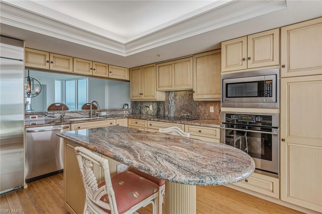 BAYPOINTE AT NAPLES CAY - Residential