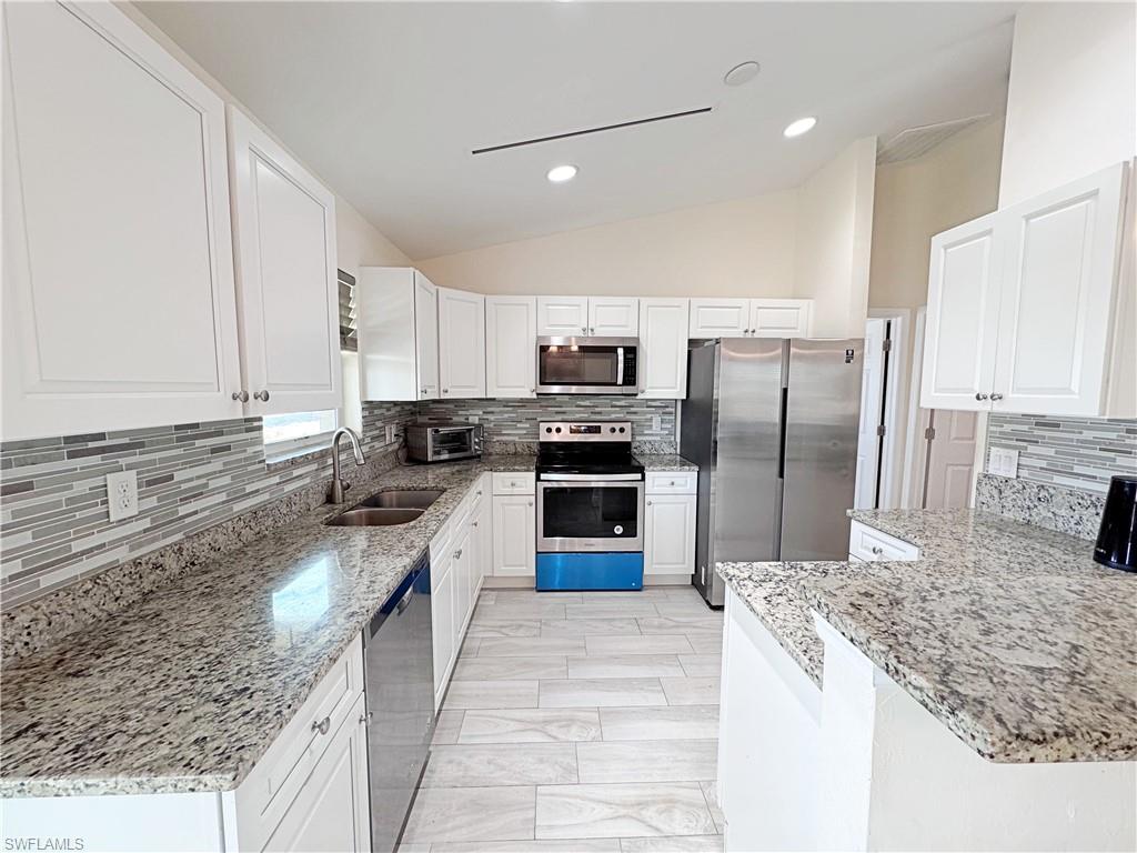 CAPE CORAL - Residential Lease