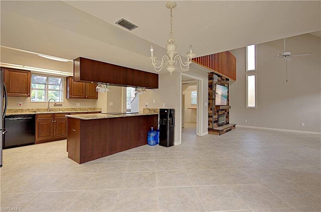 SAN CARLOS PARK - Residential