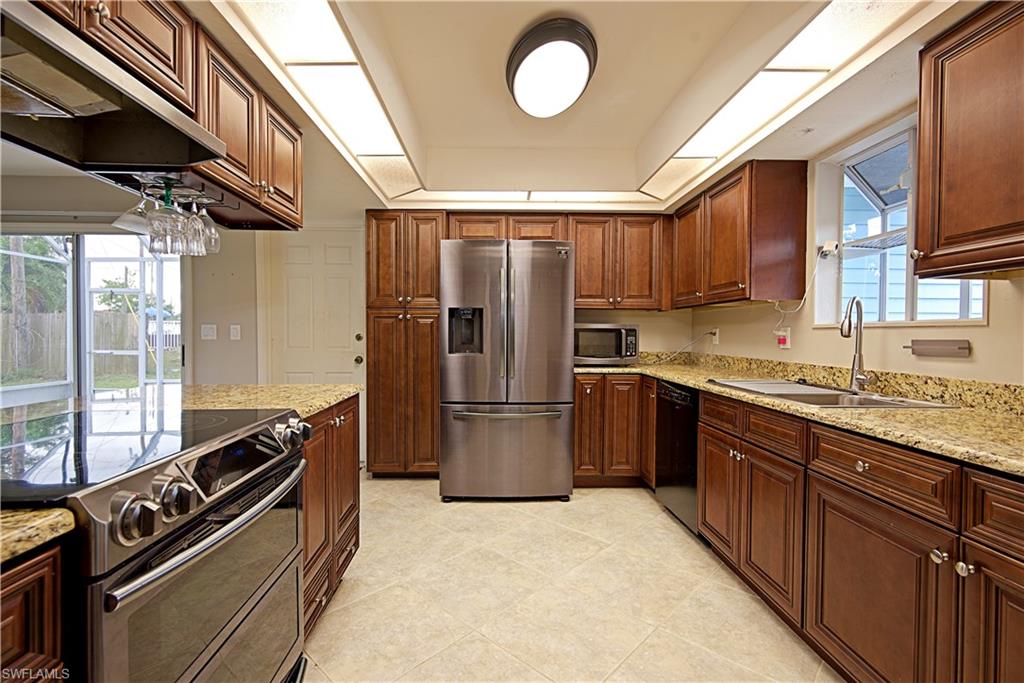 SAN CARLOS PARK - Residential