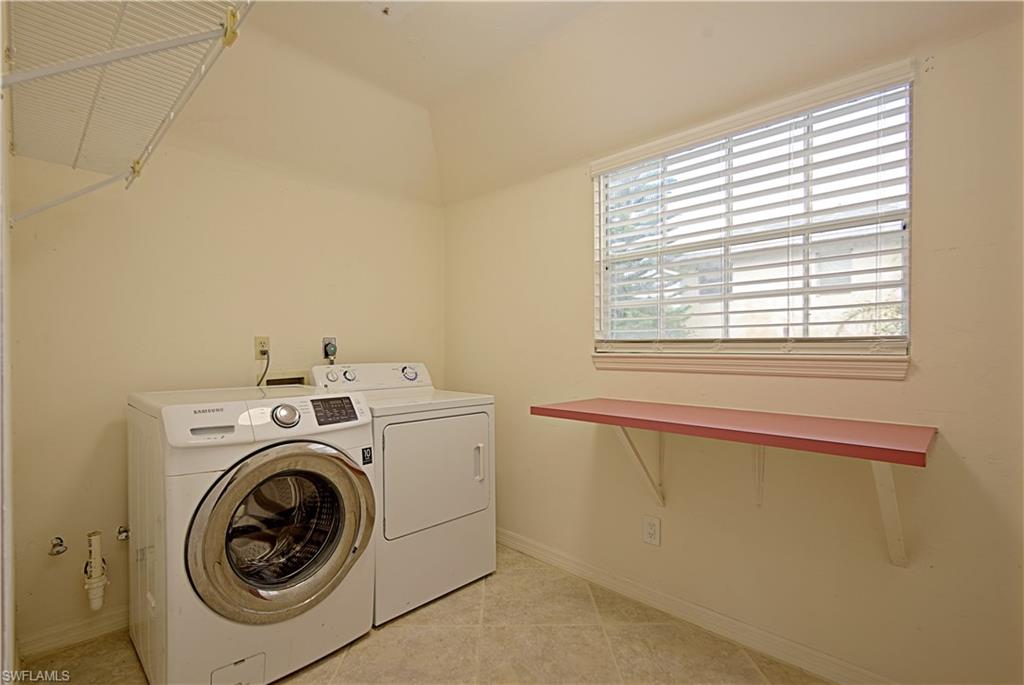 SAN CARLOS PARK - Residential