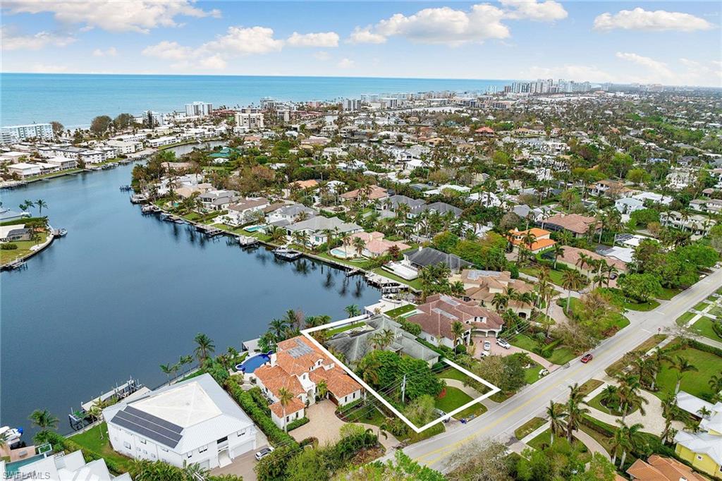 MOORINGS - Residential