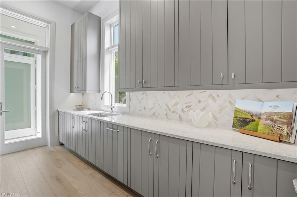 PARK SHORE - Residential