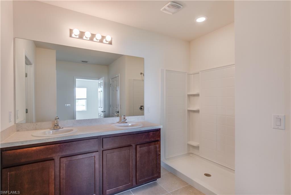 ENTRADA - Residential