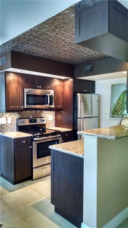 VENETIAN PALMS - Residential