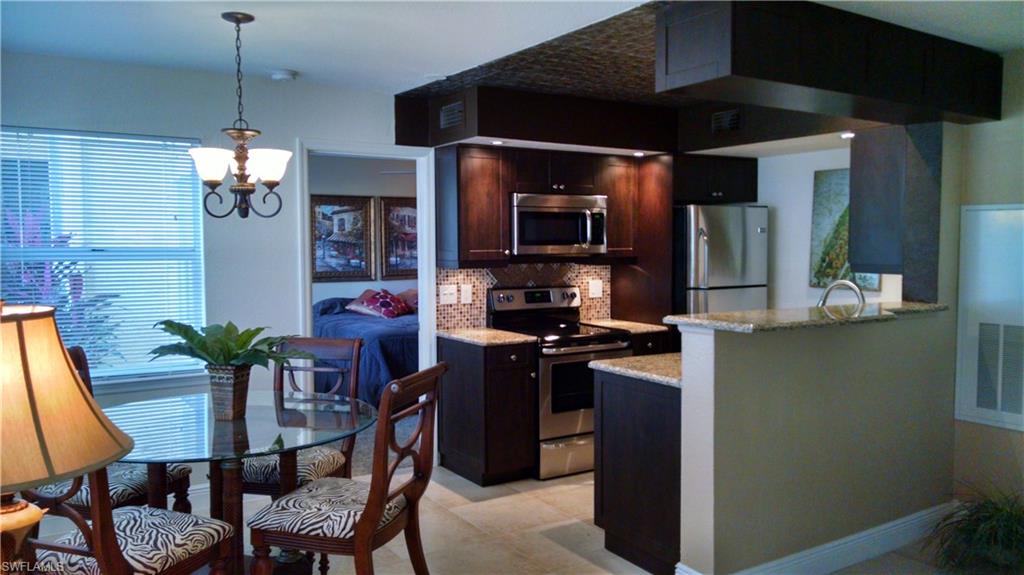 VENETIAN PALMS - Residential