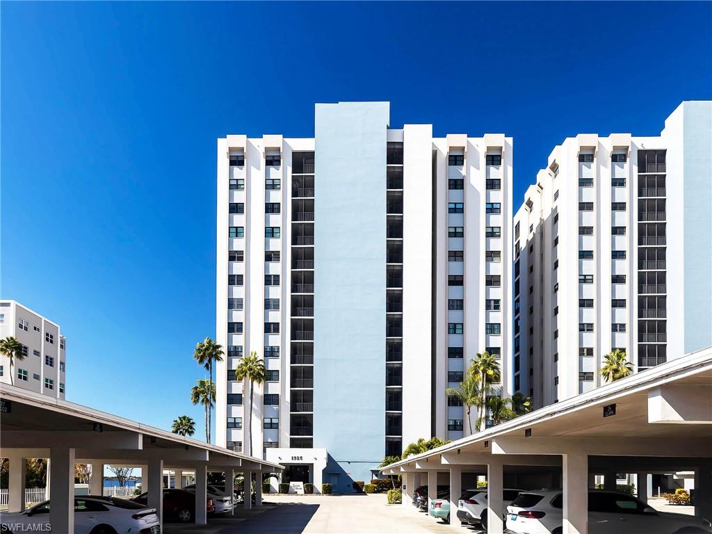 SUNSET ROYALE - Residential