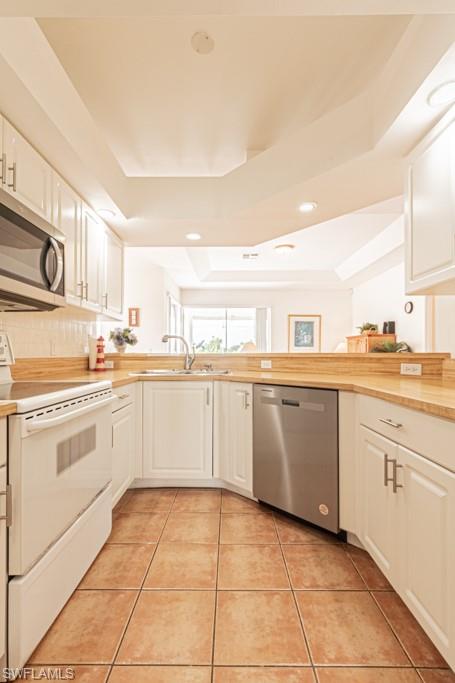 MIRROR LAKES - Residential