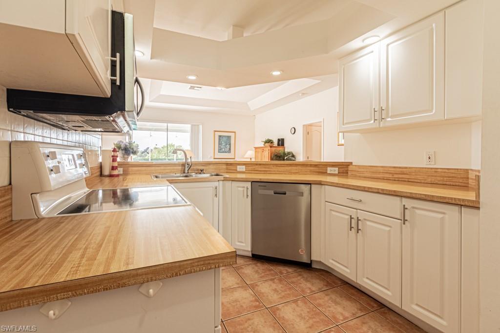 MIRROR LAKES - Residential