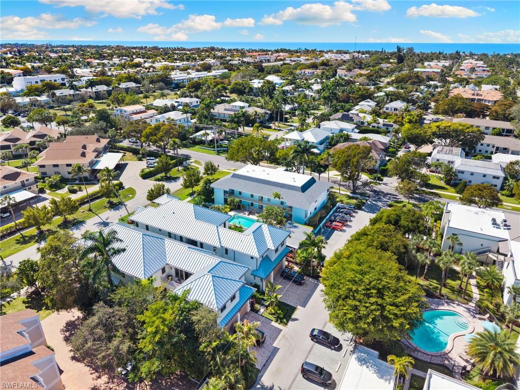 TIFFANY COURT - Residential