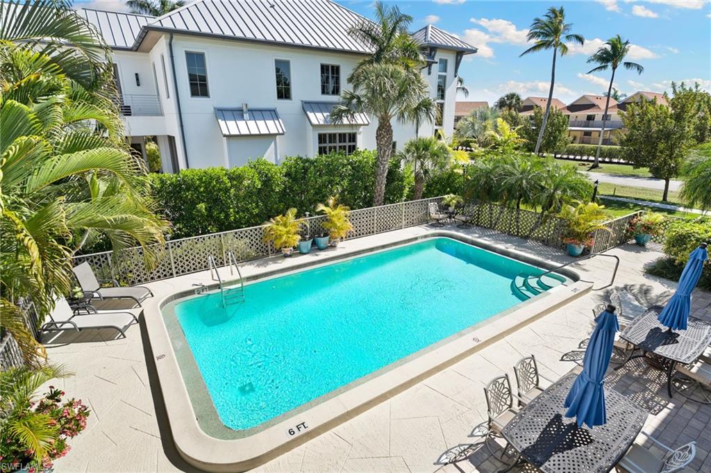 TIFFANY COURT - Residential