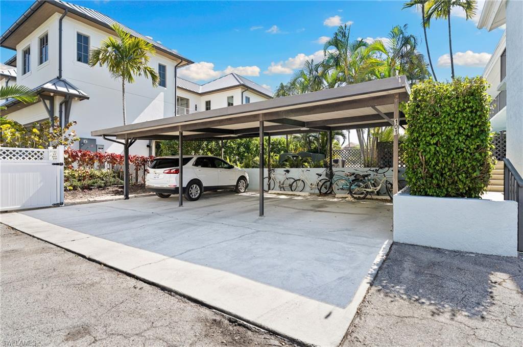 TIFFANY COURT - Residential