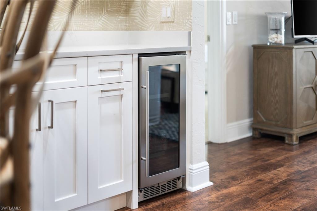 TIFFANY COURT - Residential