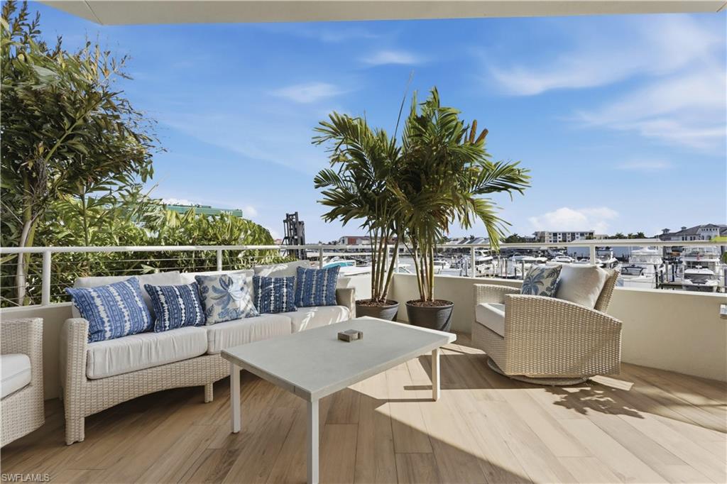 NAPLES BOAT CLUB - Residential