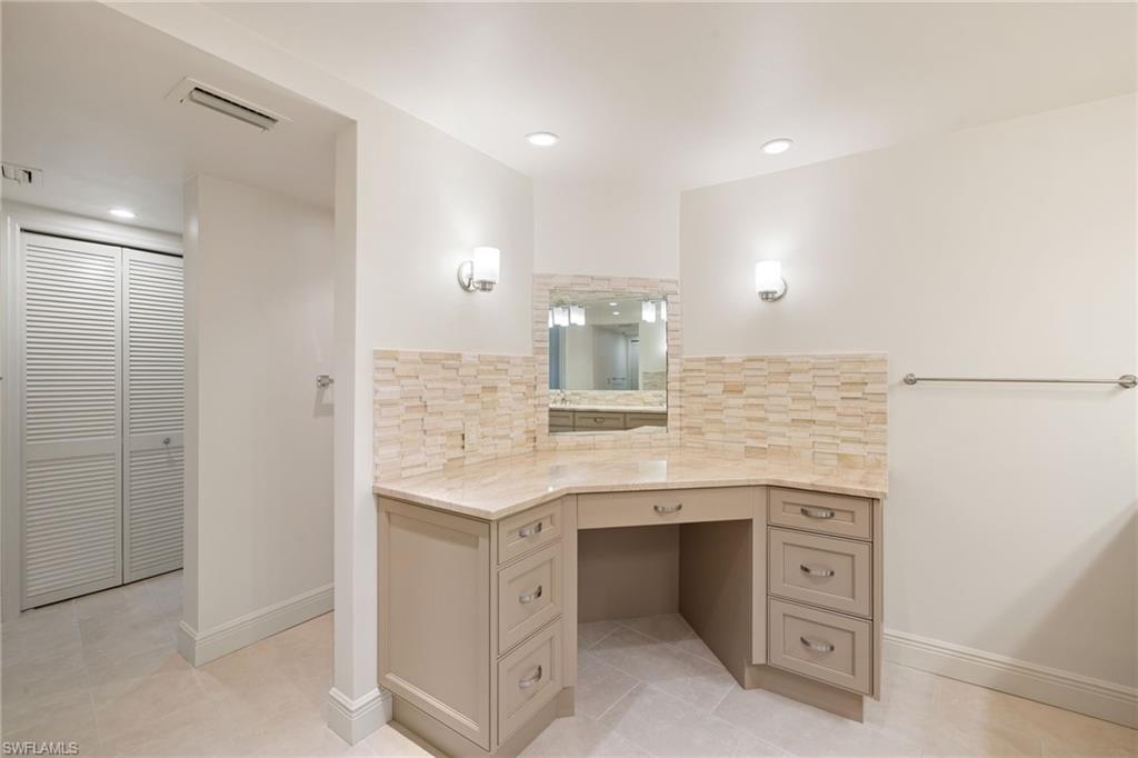 ADMIRALTY POINT - Residential