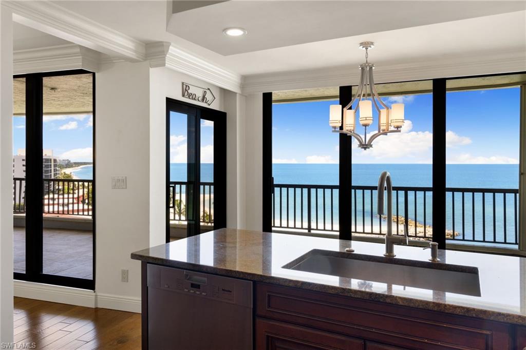 ADMIRALTY POINT - Residential