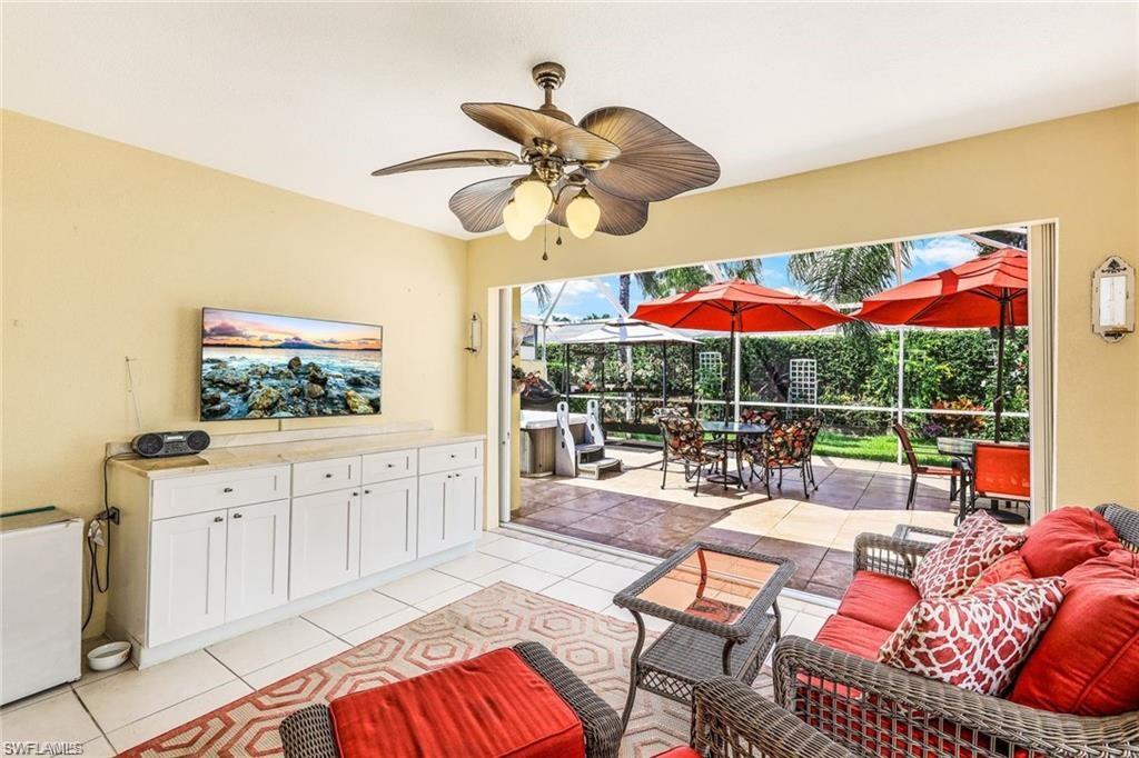 ISLAND WALK - Residential