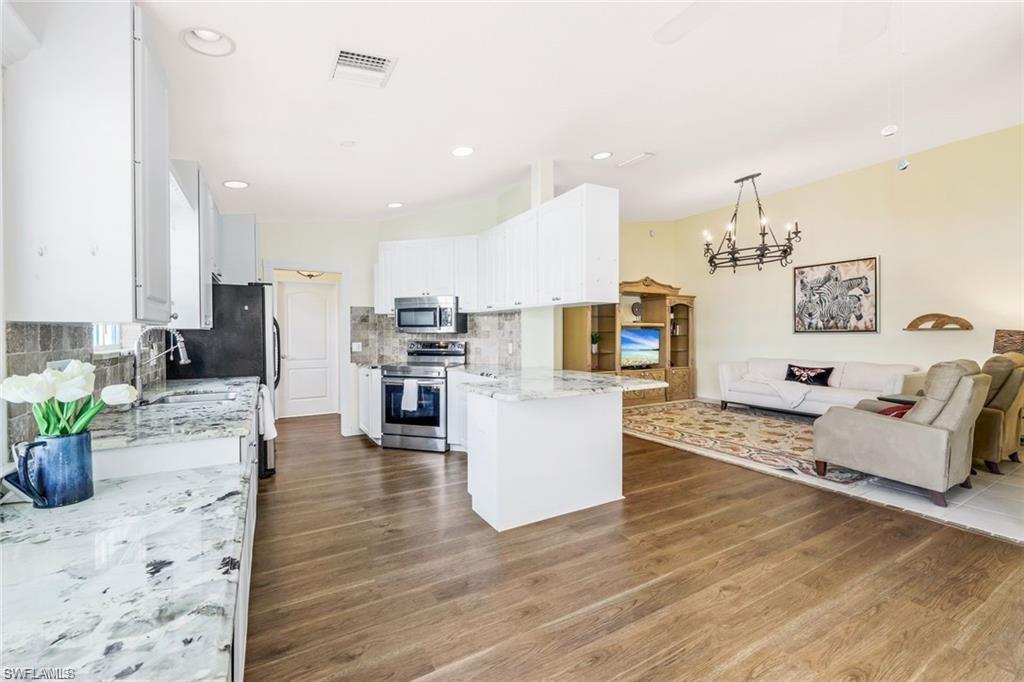 ISLAND WALK - Residential