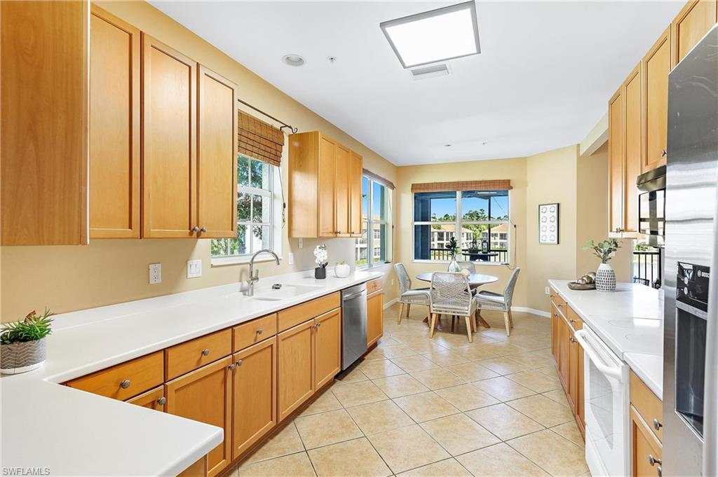 BAY WOODS - Residential