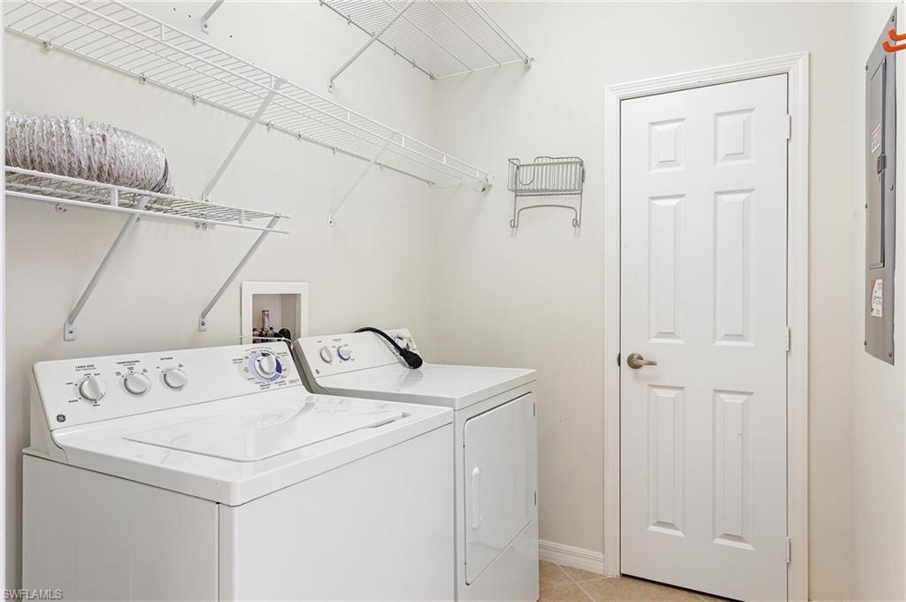 BAY WOODS - Residential