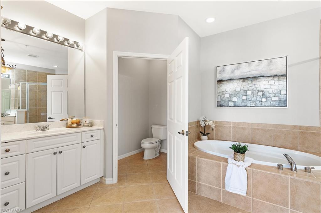 BAY WOODS - Residential