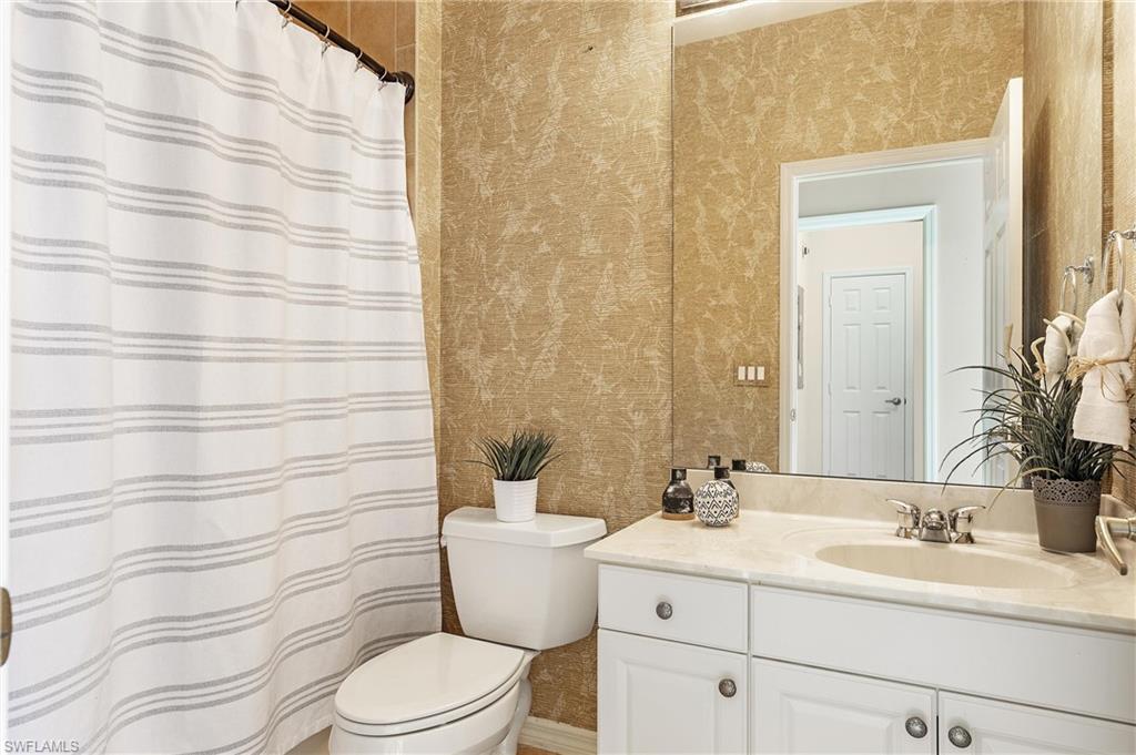 BAY WOODS - Residential