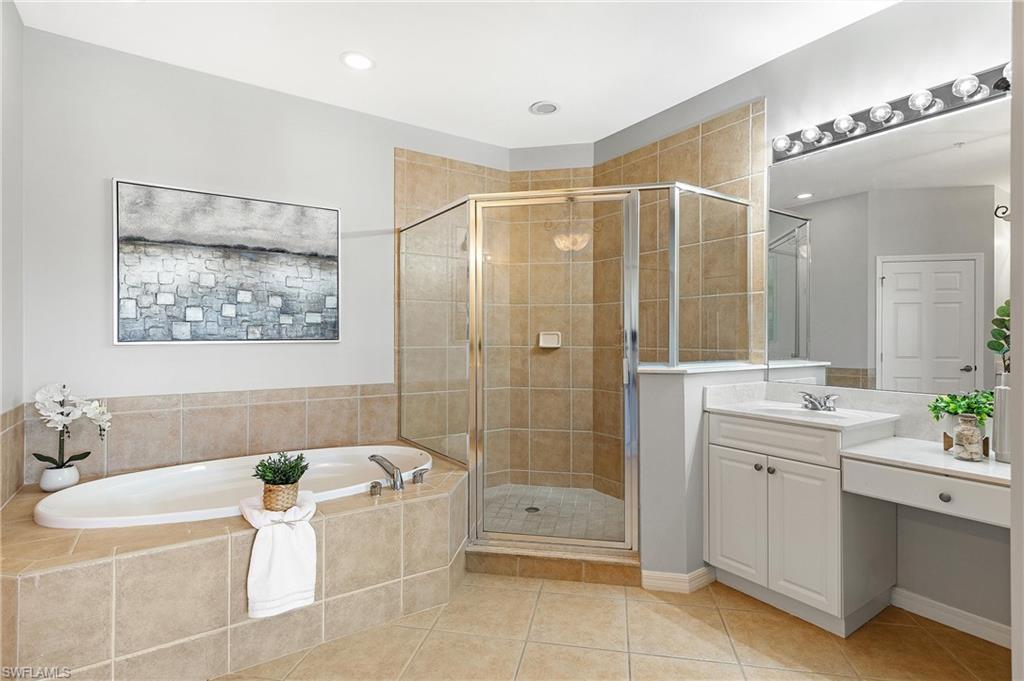 BAY WOODS - Residential