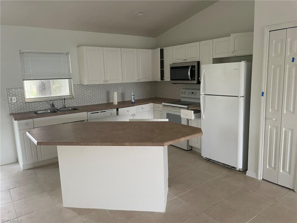 CAPE CORAL - Residential Lease