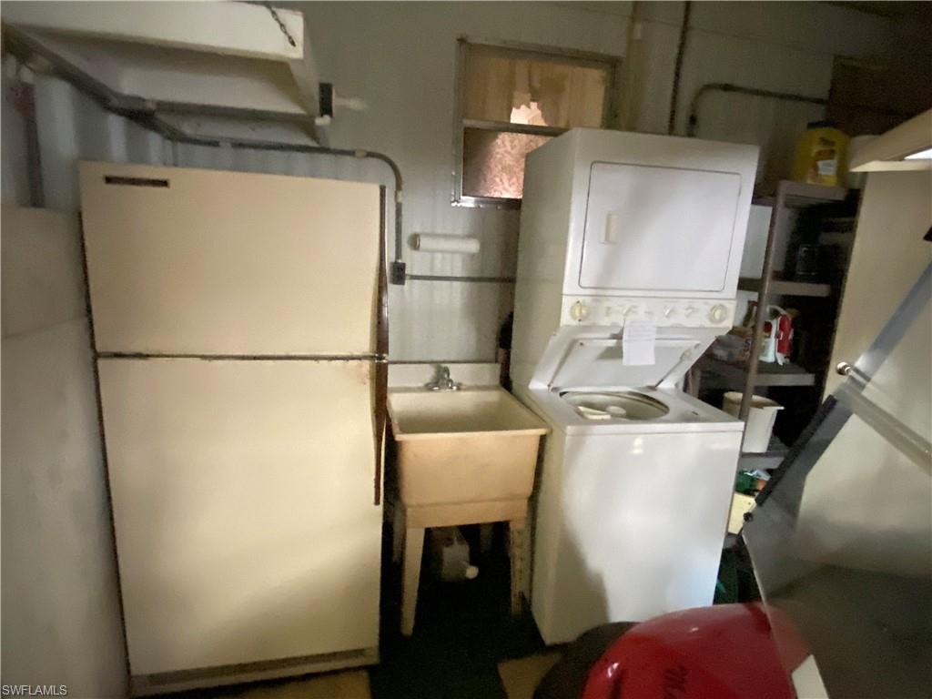 CARRIAGE VILLAGE - Residential