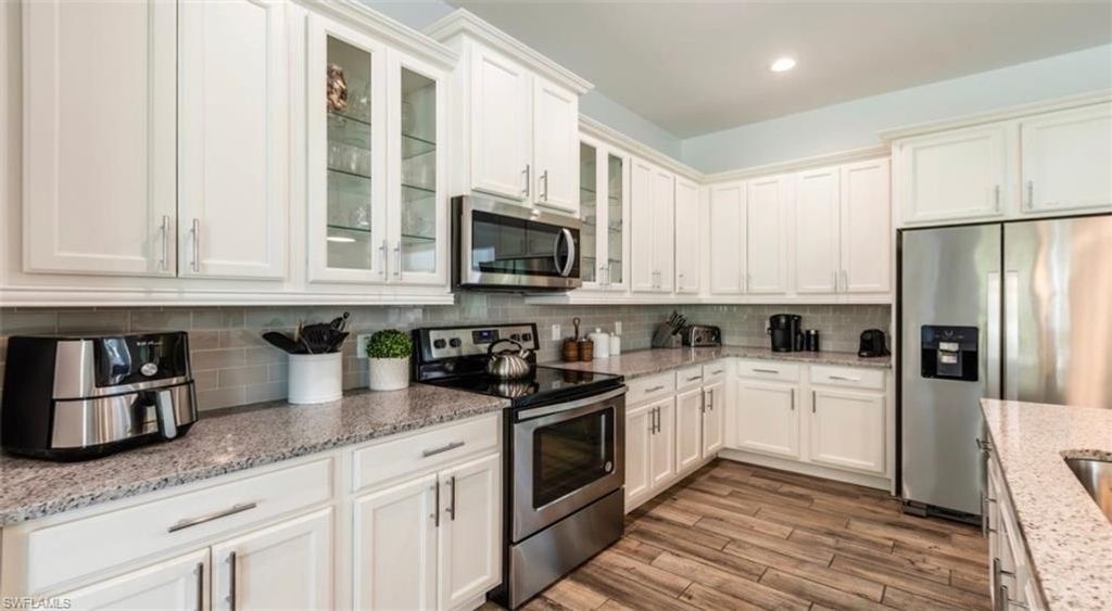 Photo of 118 Bermuda RD, MARCO ISLAND, FL 34145 (MLS # 226011913)