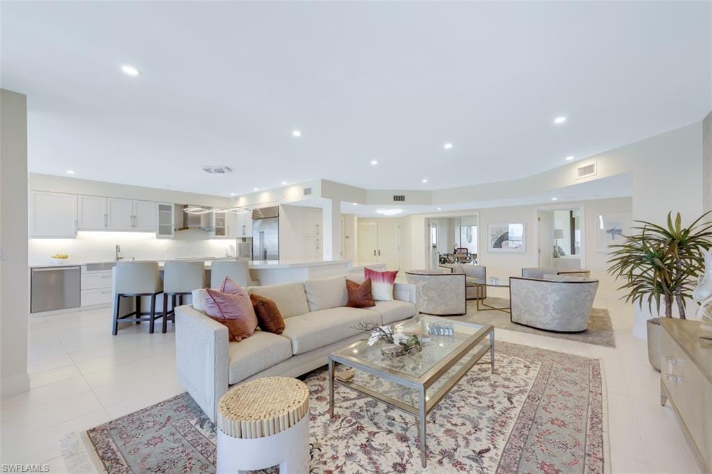 CARLYSLE AT BAY COLONY - Residential