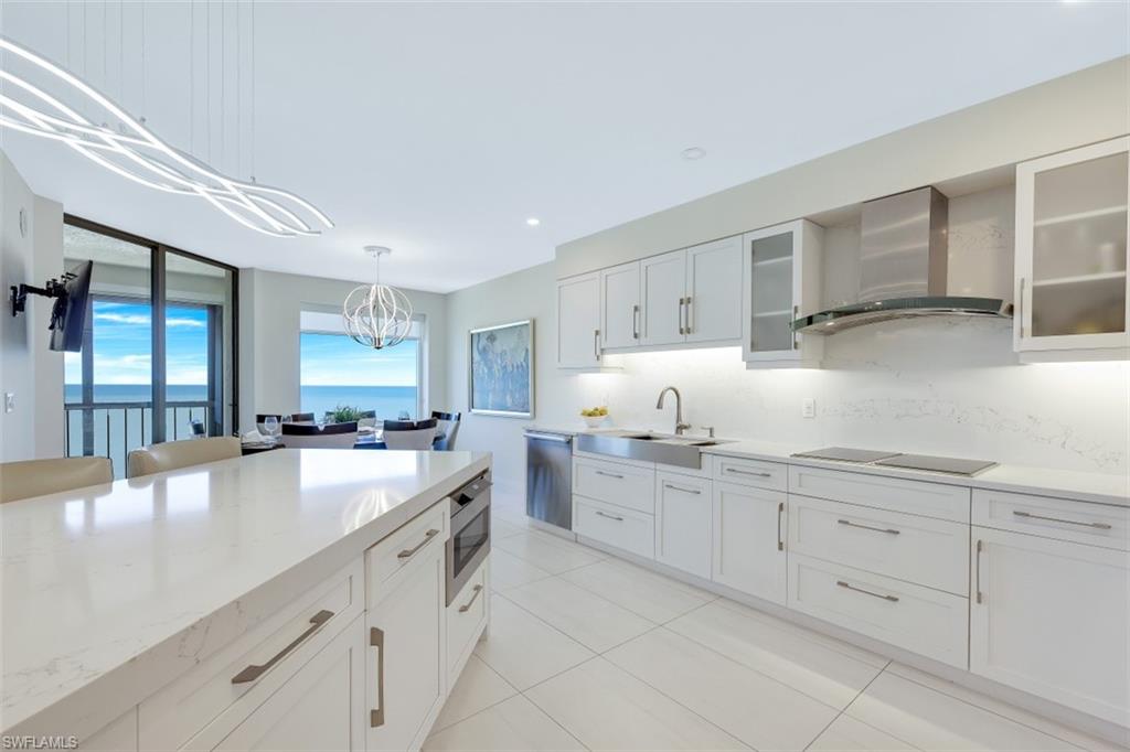 CARLYSLE AT BAY COLONY - Residential