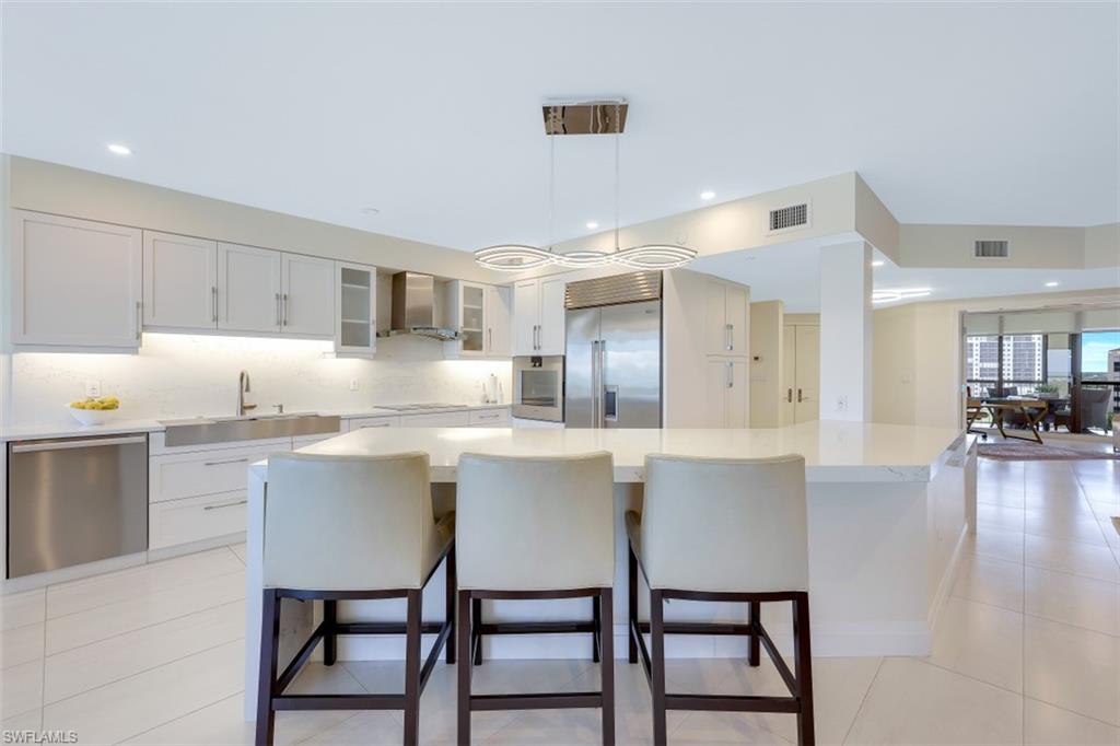 CARLYSLE AT BAY COLONY - Residential