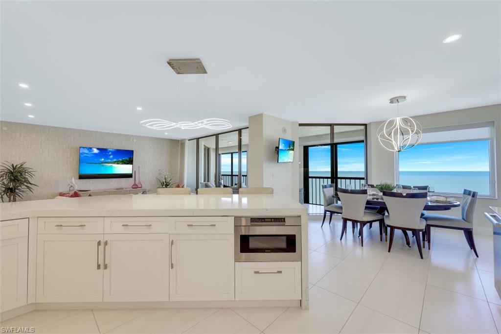 CARLYSLE AT BAY COLONY - Residential