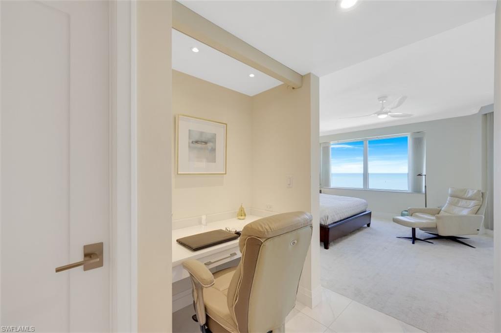 CARLYSLE AT BAY COLONY - Residential