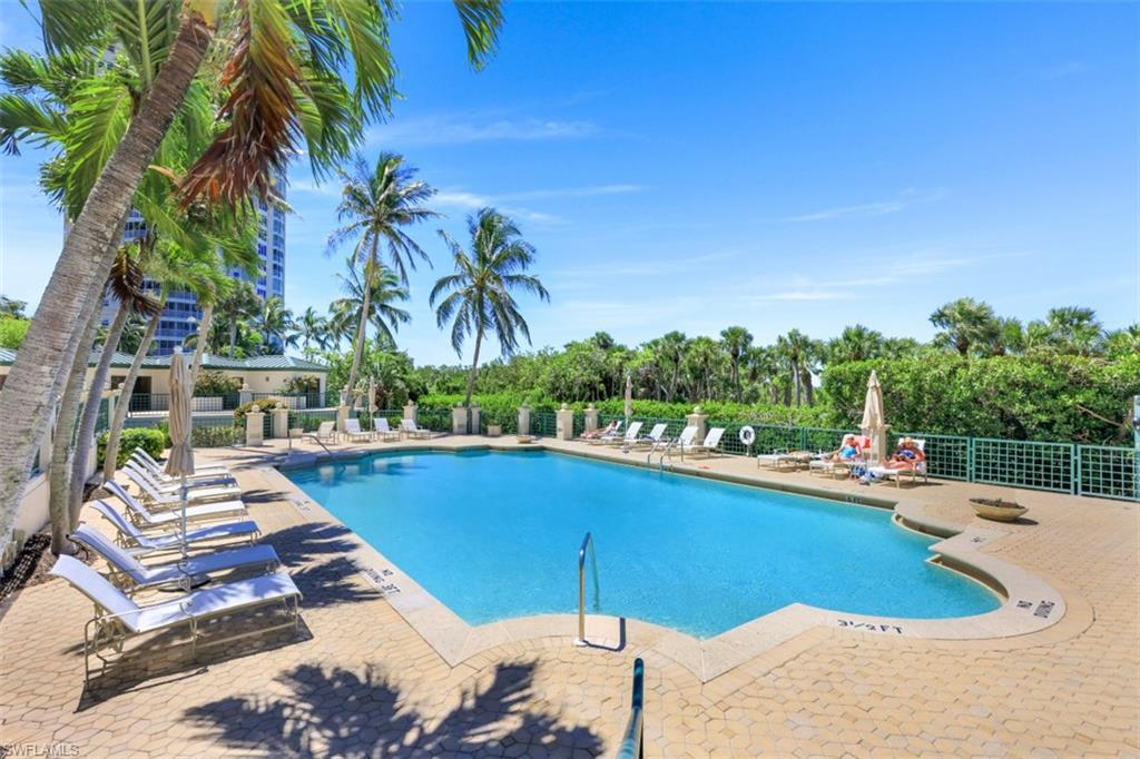 CARLYSLE AT BAY COLONY - Residential