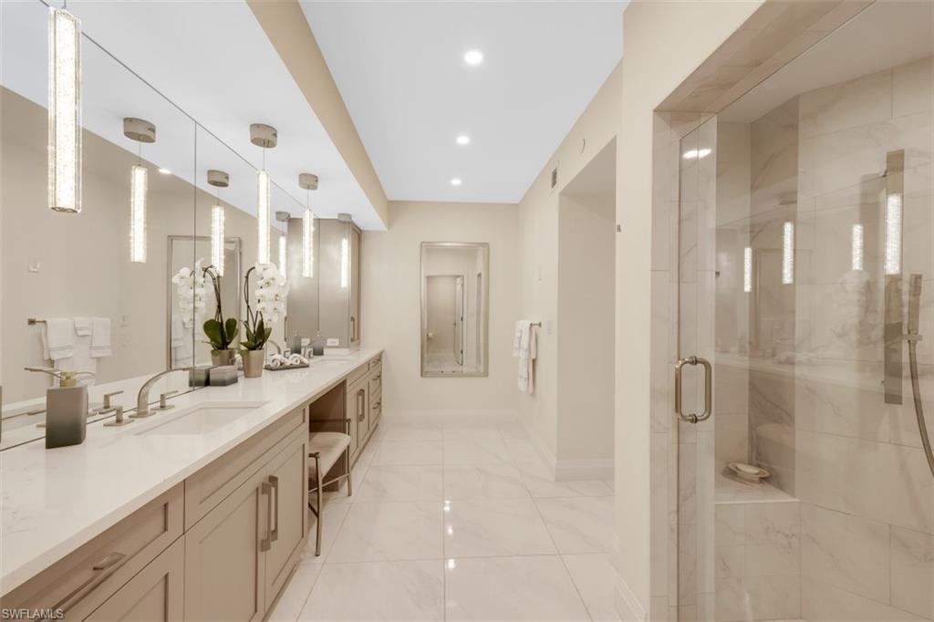 CARLYSLE AT BAY COLONY - Residential