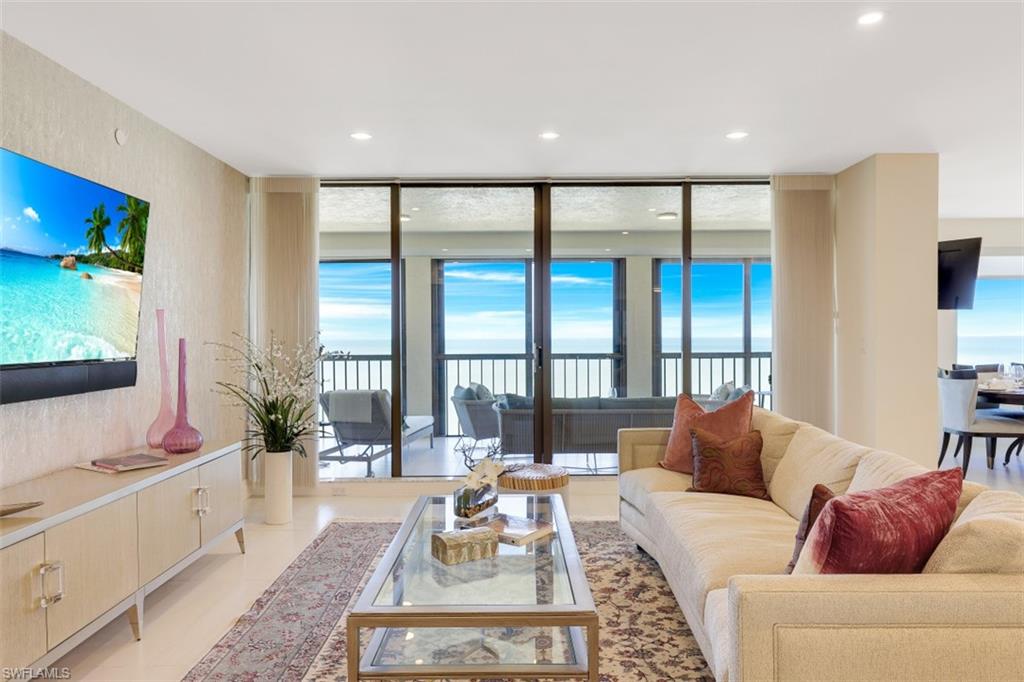 CARLYSLE AT BAY COLONY - Residential