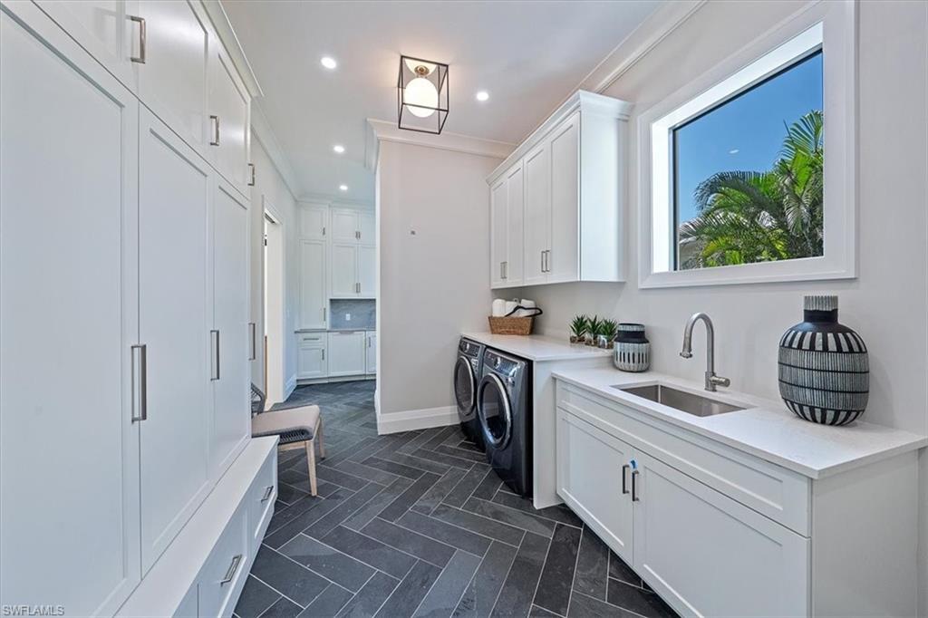 AQUALANE SHORES - Residential