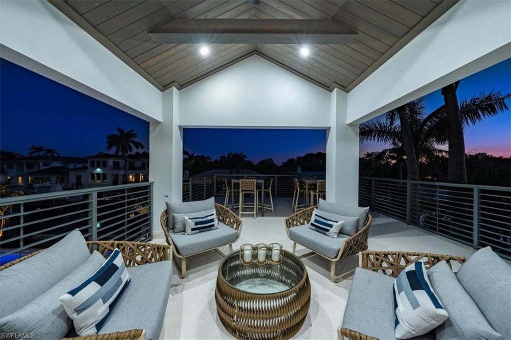 AQUALANE SHORES - Residential